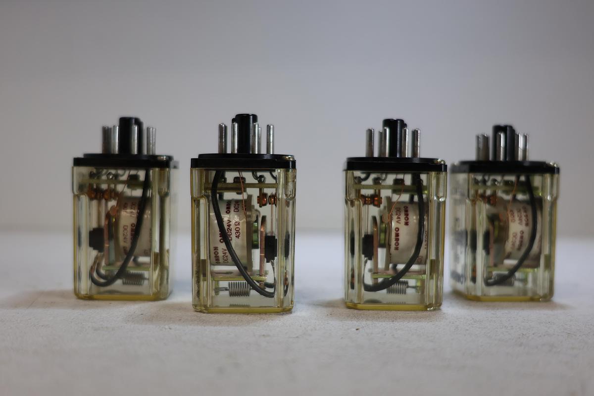 Used OMRON Type MK2P General Purpose Relays 8 pin round DPDT 10AMP DC24V GHA-186