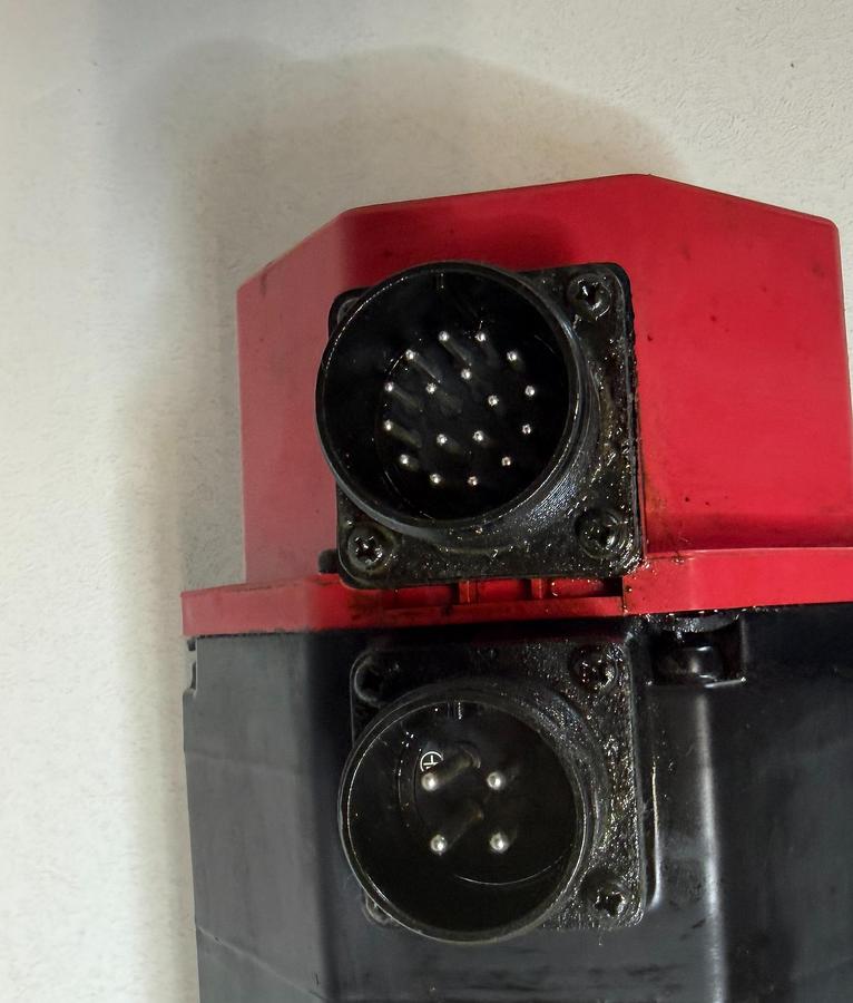 Used FANUC A06B-0127-B077#7000 AC Servo Motor A6/2000 w/ Alpha i64 Encoder (TPR Shaft)