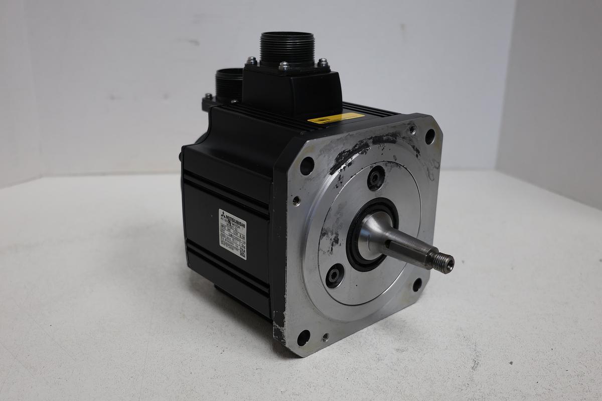 Used Mitsubishi HC102T-SZ AC Servo Motor 2000RPM 123V 6A w/ OSE105S2 Encoder