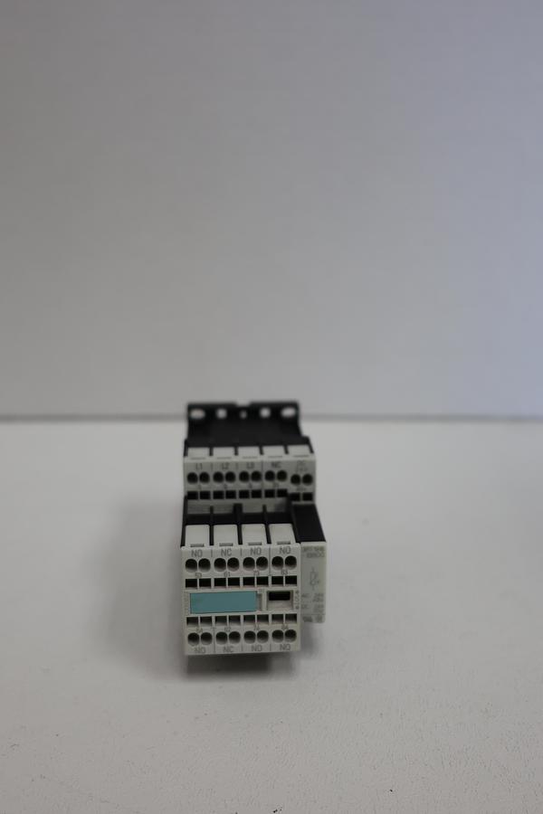 Used SIEMENS 3RT1016-2BB42 Paired w/ 3RH1911-2FA31 + 3RT1916-1BB00