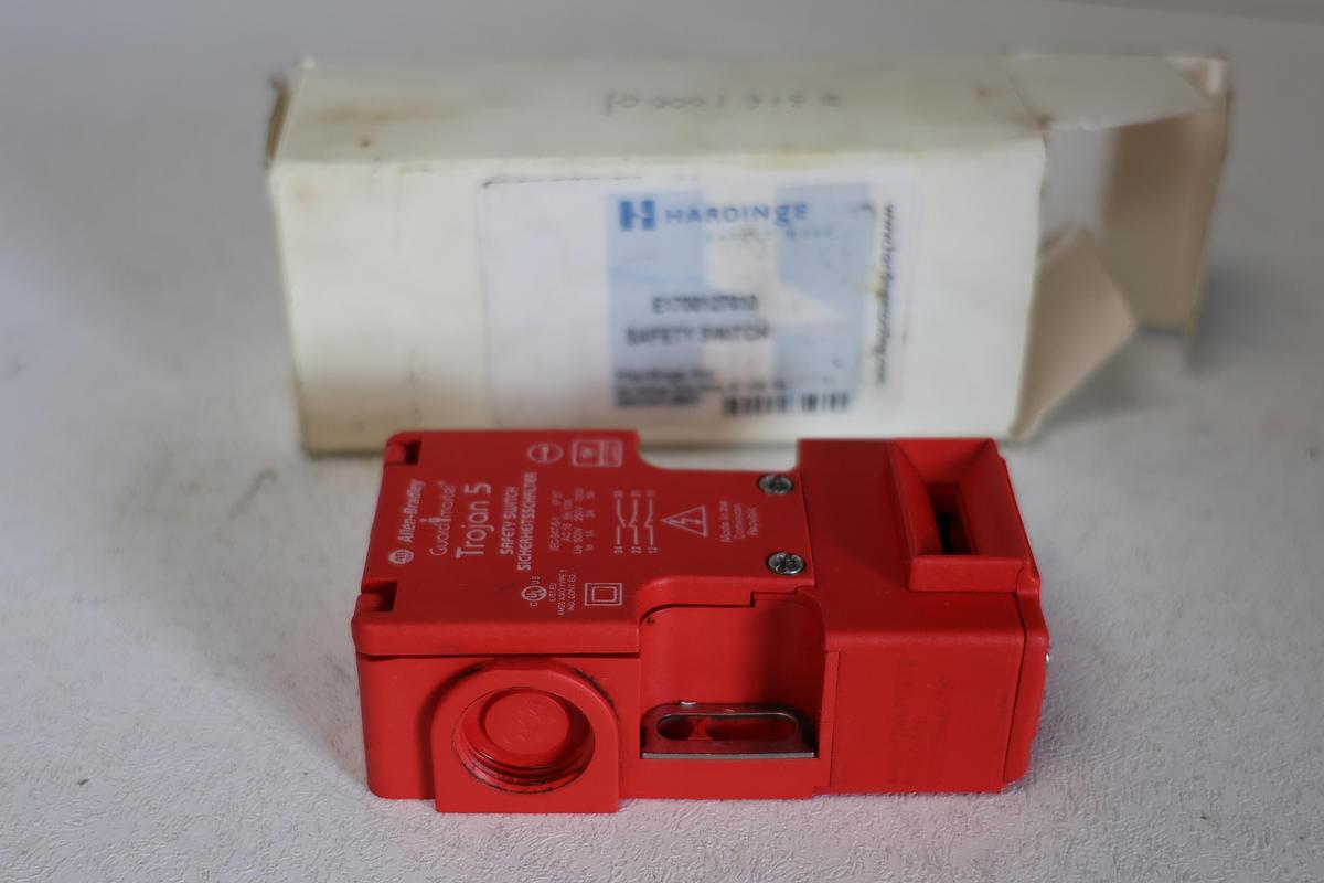 Used Allen-Bradley Guardmaster Trojan 5 Safety Switch – Industrial Interlock Switch IEC-947-5-1  GHGC-4