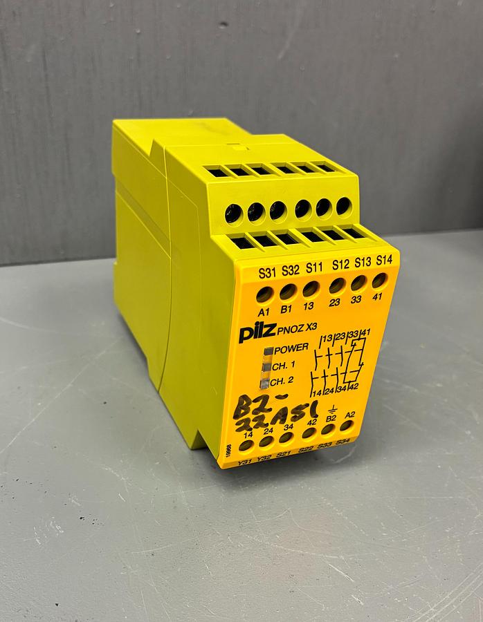 Used PILZ Safety Relay PNOZ X3 110VAC 24VDC 3n/o 1n/c 1so GHC-38