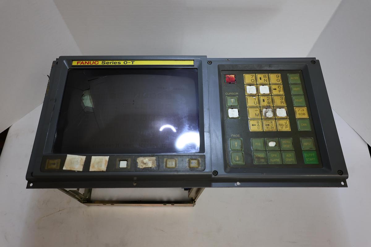 Used FANUC Series 0-T CNC Control Panel A02B-0091-C042 A61L-0001-0093 Parts