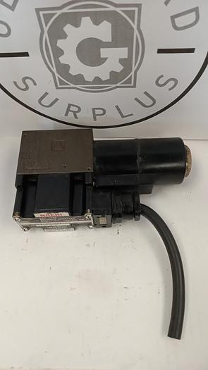 Used Nachi S-G01-C5-GRZ-D2-33 Directional Control Solenoid Valve GH501