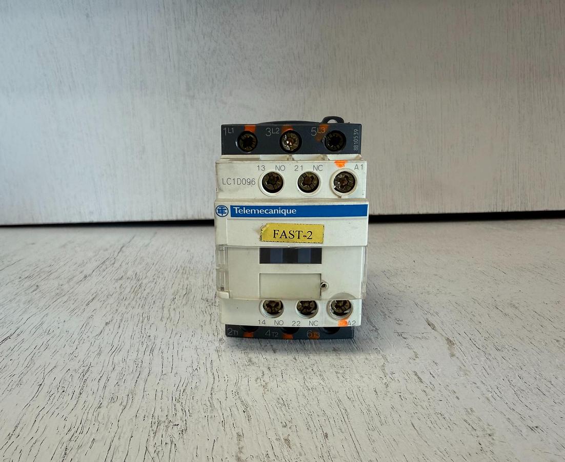 Used Schneider Electric A015850 Magnetic Auxilary Contactor LC1D096 600V Telemecanique GHA-180