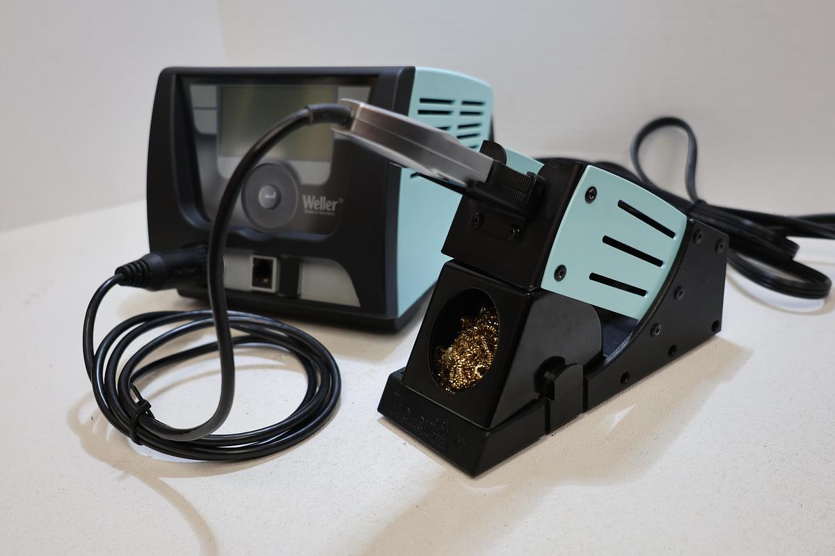 Used Weller WX1 200W Digital Soldering Station w/ WXMP Micro Iron & Stand Tested