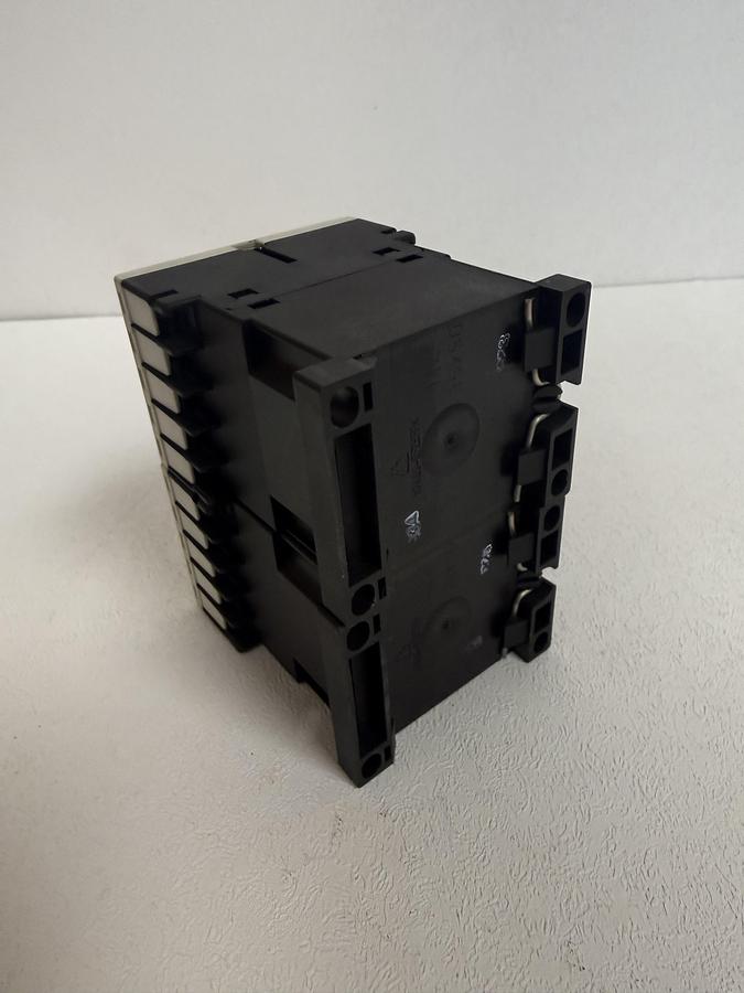 Used (Lot of 2) Siemens 3RT1015-2KB41 SIRIUS 3R Power Contactor GHC-40 