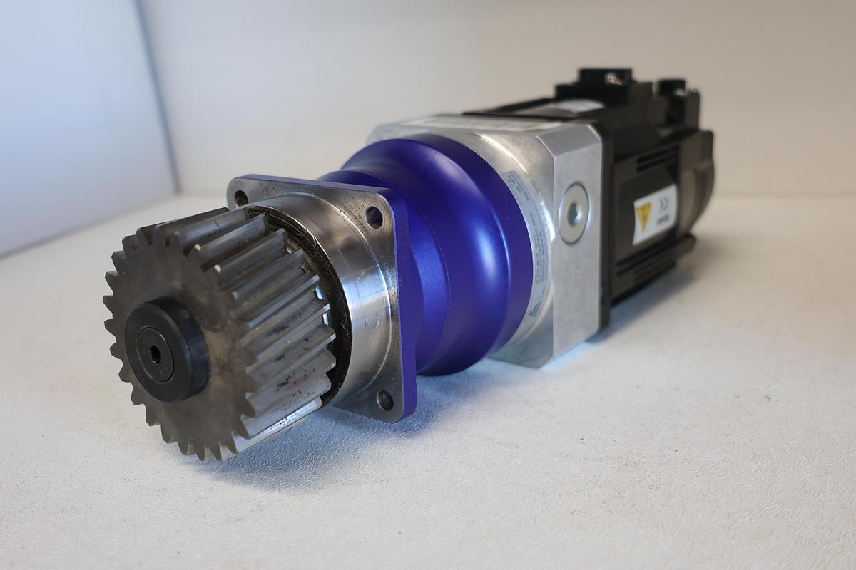 Used Yaskawa SGMGV-05D3W-YG13 Wittenstein SP075S-MF1-10-0E1-2S W/ Spur gear 