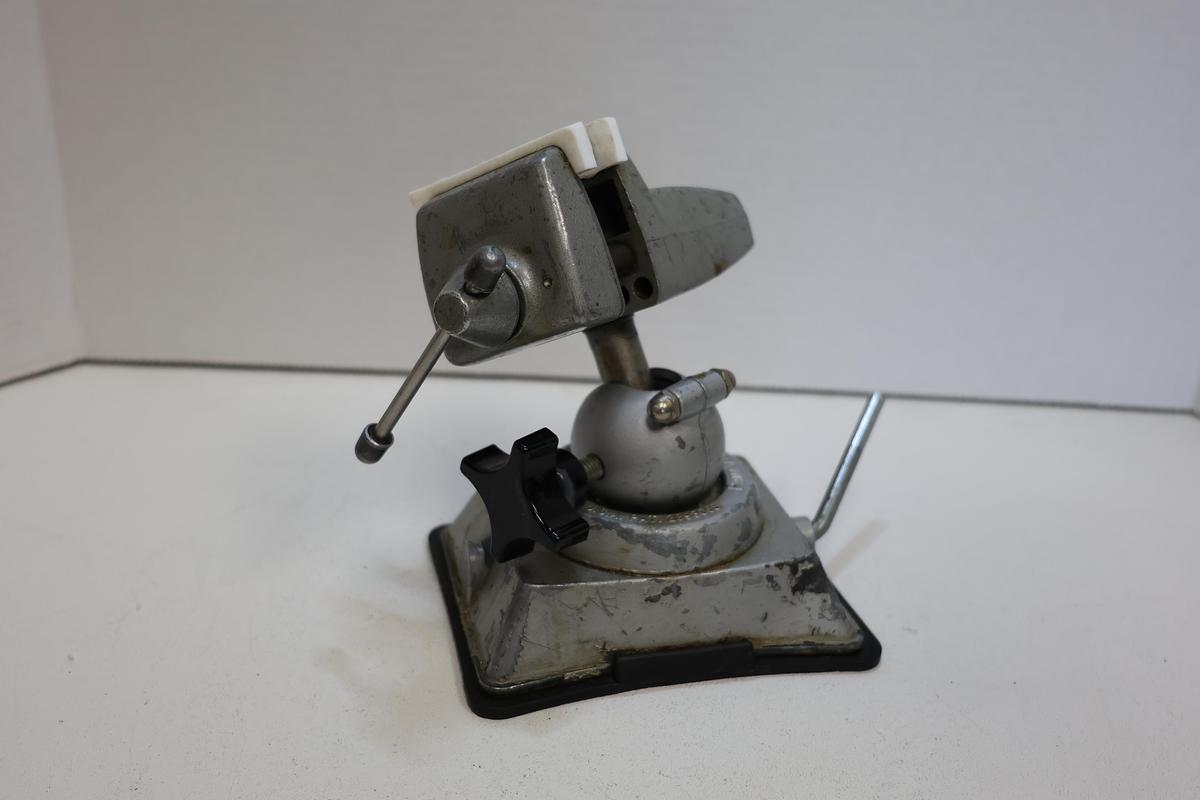 Used PANA VISE Table top Vise adjustable head Pat.#2898068