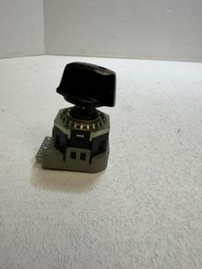 Used Fuji Electric AC09-RY Rotary Switch GHGC-4