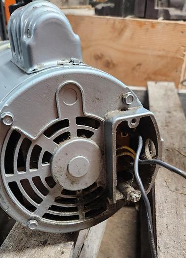 Used Gast 0823-V2-G608NEX Rotary Vacuum Pump 3/4 HP, UNTESTED - GHB-60