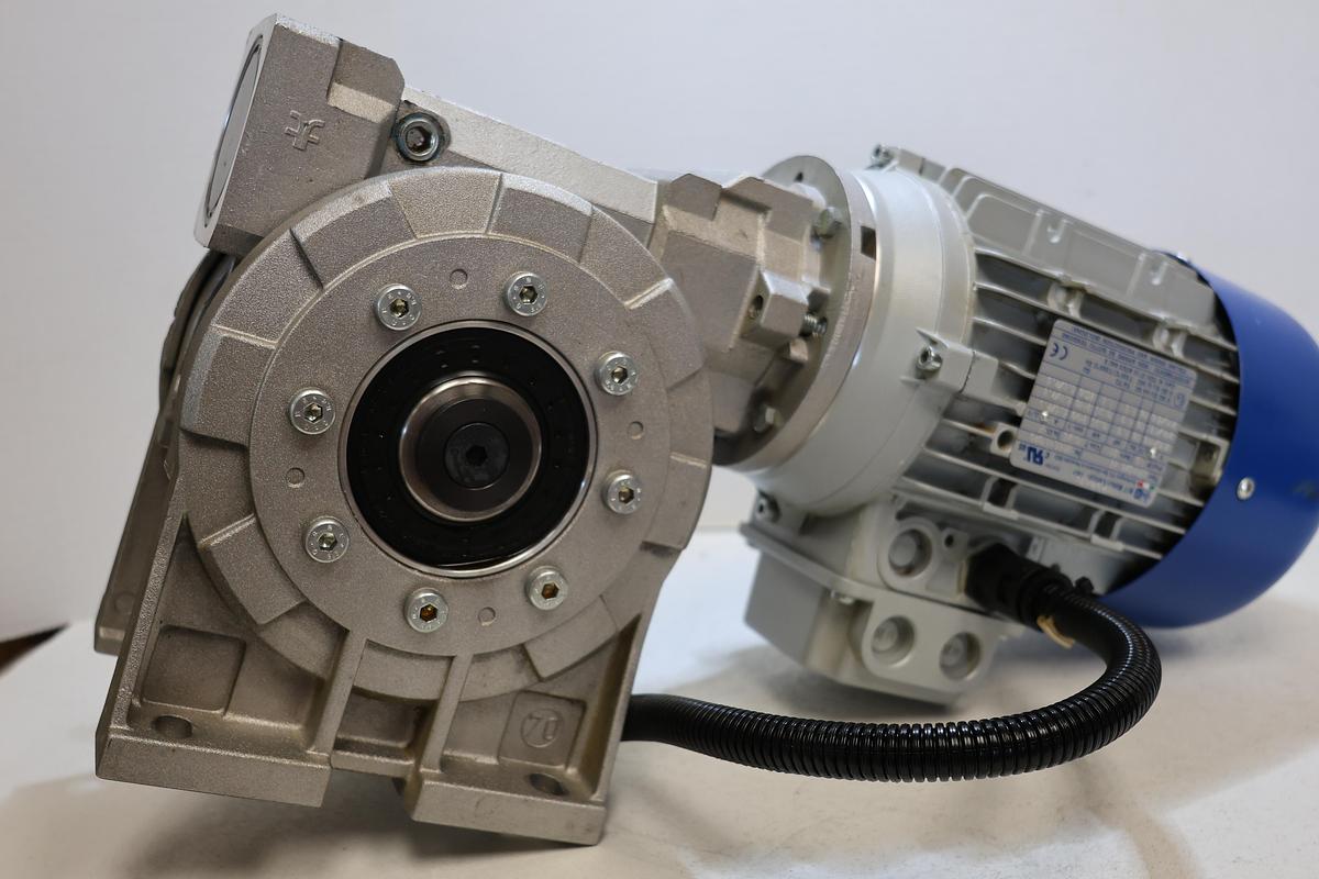 Used Varvel FRS 70 Gearmotor 1.5HP 230/460V 3PH 1690 RPM w/ Sprocket Used