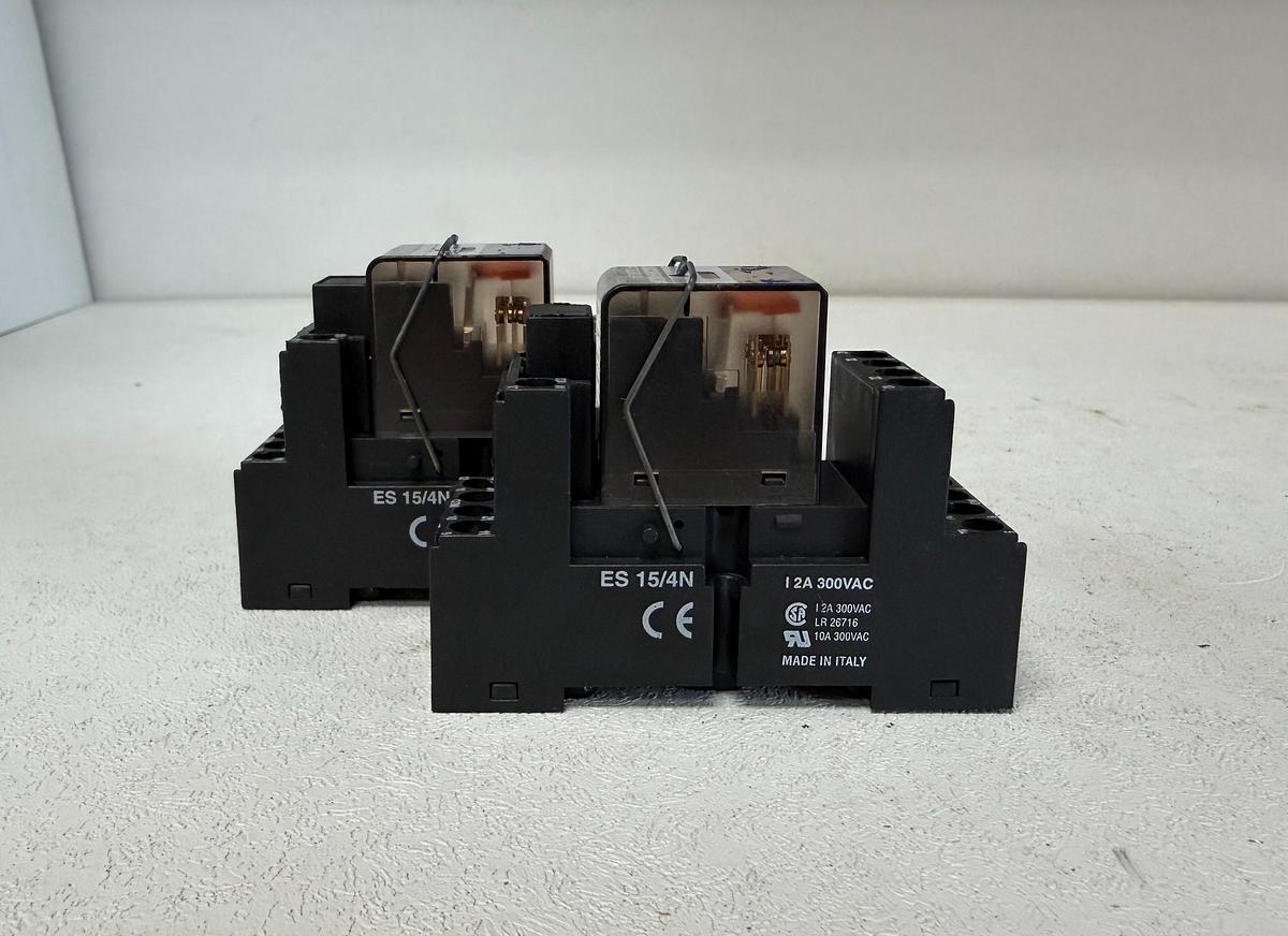 Used (Lot of 2) SCHRACK PT520024 6A/250V Relay Module & ES15/4N 14 Pin 4 Pole Relay Base GHA-182