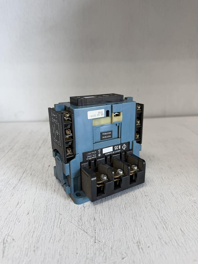 Used Kraus & Naimer 120V 60CY R35 Power Contactor GHA-179