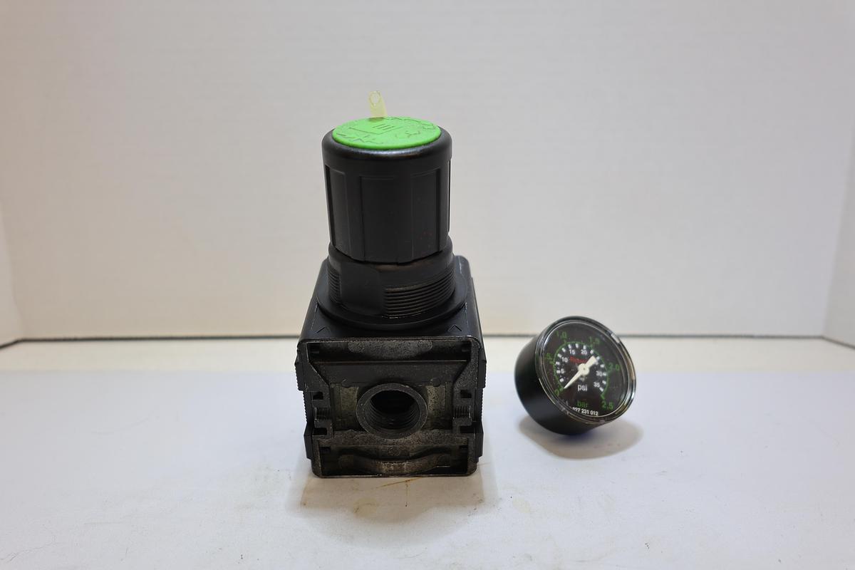 Used Bosch Rexroth 0821302511 Pneumatic Pressure Regulator w/ Gauge Used