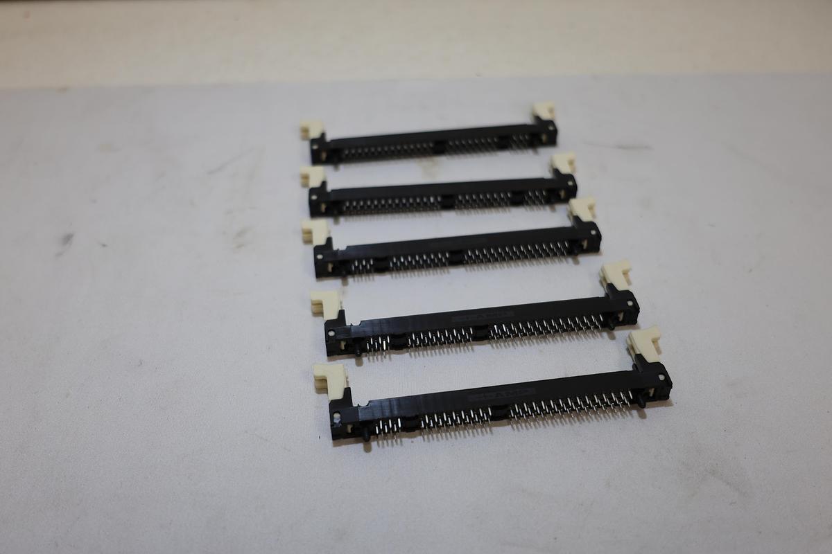 Lot of 5 AMP TE Connectivity PCB Card Edge Connectors w/ Locking Latches Through-Hole