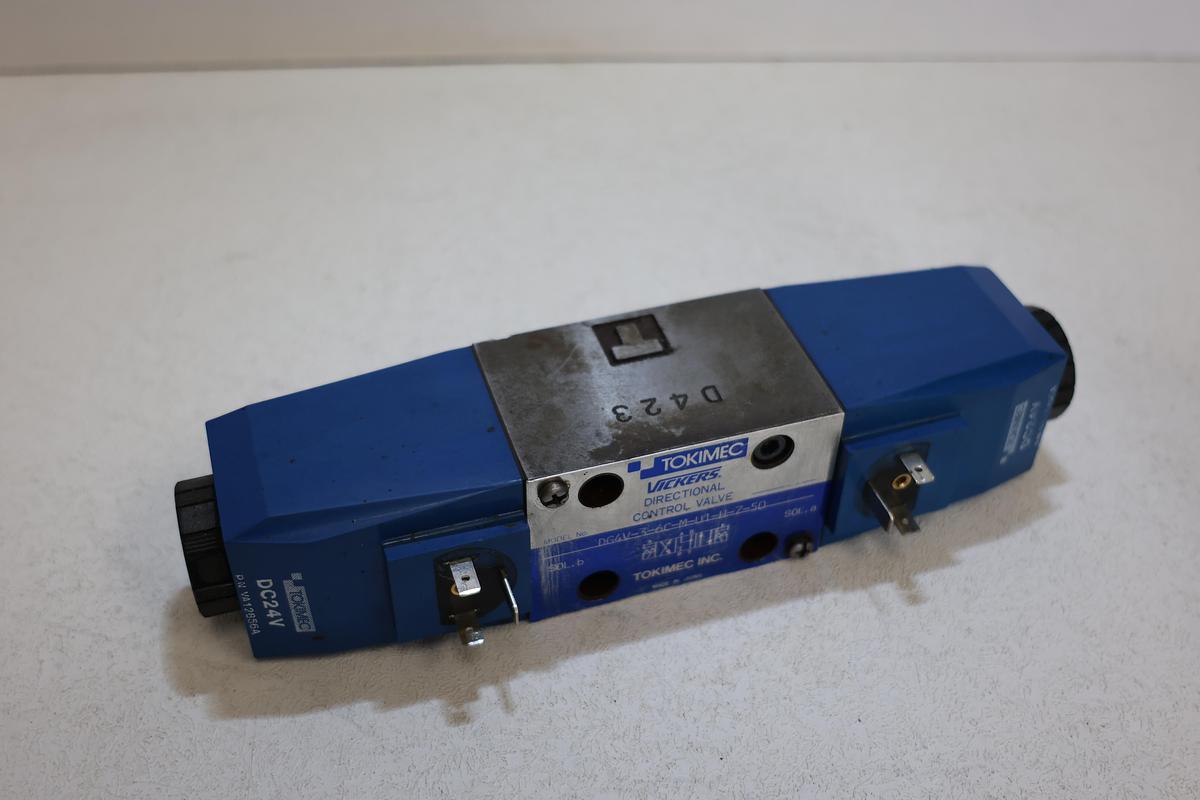 Used Tokimec Vickers DG4V-3-6C-M-U-H7-7-50 Hydraulic Valve 24VDC Used