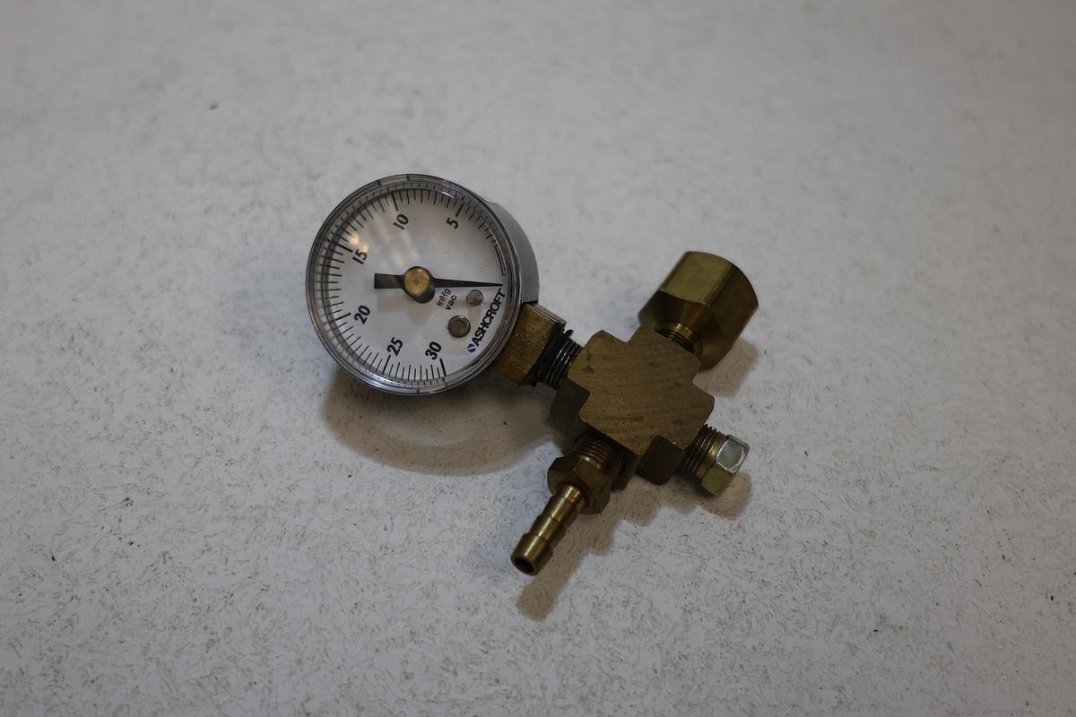 Used Ashcroft 0-30 inHg Vacuum Gauge Brass Manifold Hose Barb Assembly Used