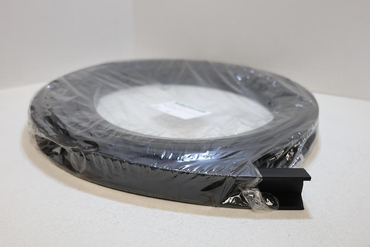 McMaster-Carr Neoprene Rubber Trim 3/4" x 5/8" x 10 Ft New Sealed
