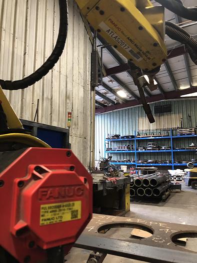 Used LINCOLN DUAL TRUNNION WELD CELL WITH FANUC ARCMATE 100iB ROBOT LINCOLN 455M WELDING POWER SUPPLY LOW HOURS