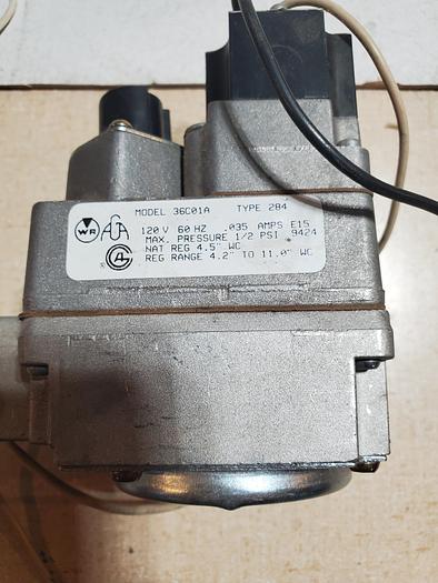 Used White-Rodgers 36C01A-284- 120Vac Gas Valve (K2)