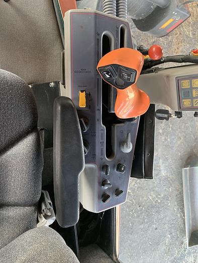 Used 2006 Macdon 9352i Windrower w/ 14' Sickle Head ***Excellent Condition***