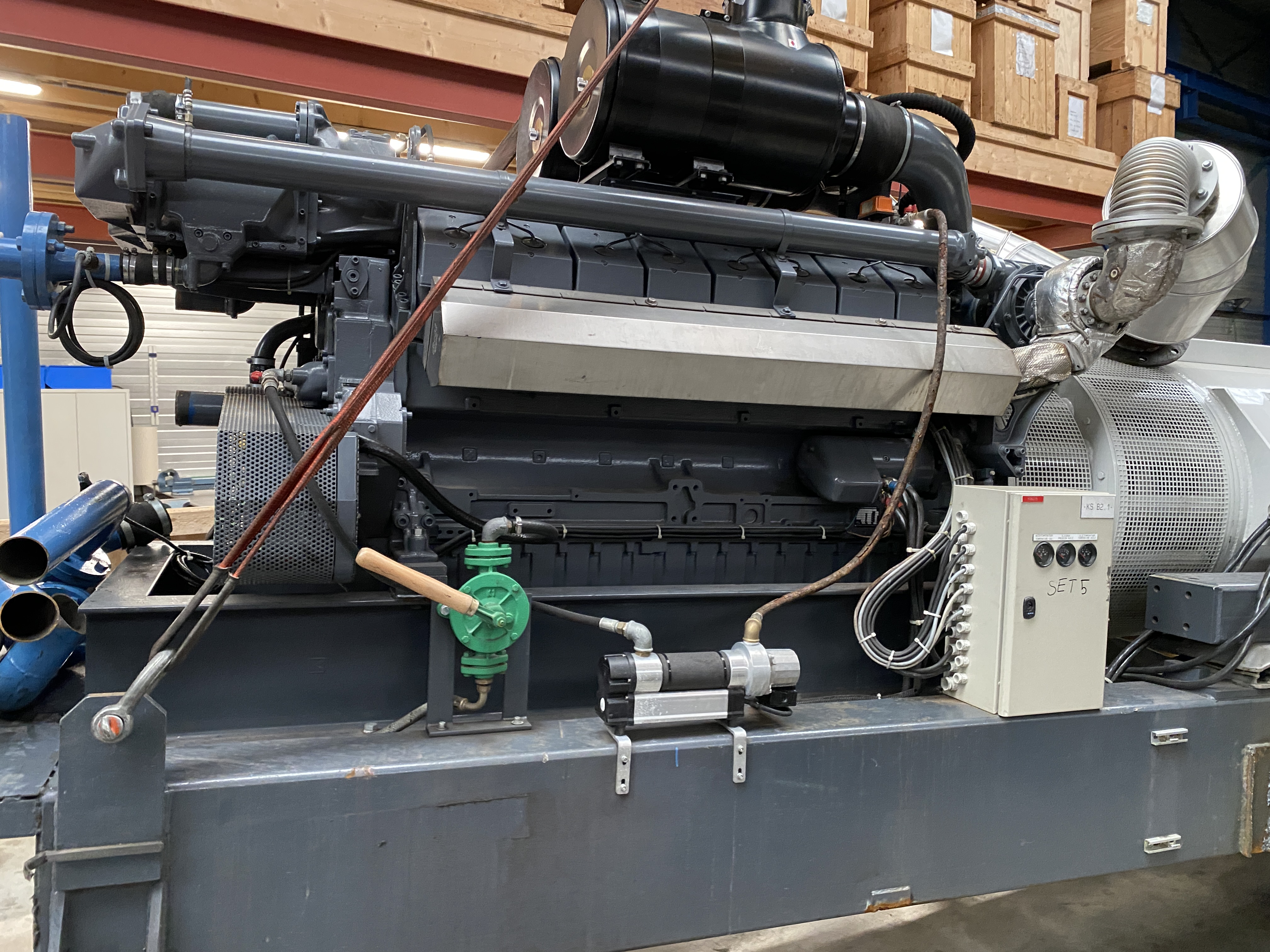 Used DEUTZ TBD 616-V16-G2 / EURO DIESEL STATO ALTERNATOR 1000 KVA DRUPS