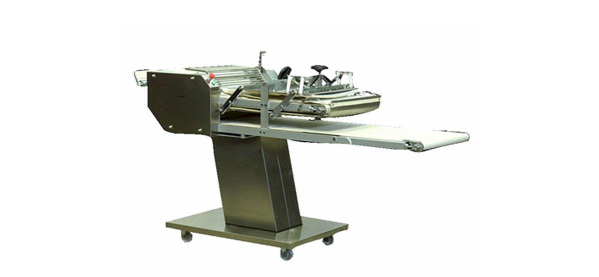 BREAD MOULDER