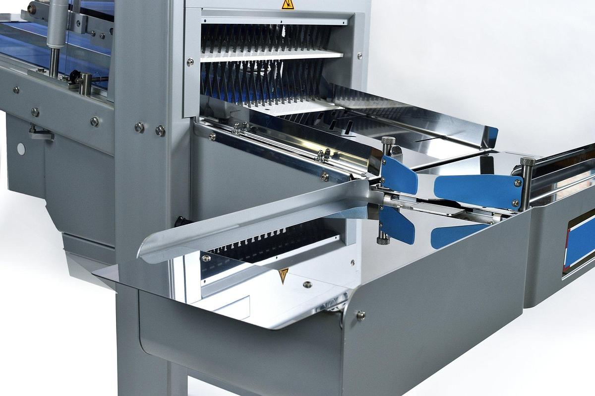 Daub Conveyor Fed Cross Cut Bread Slicer