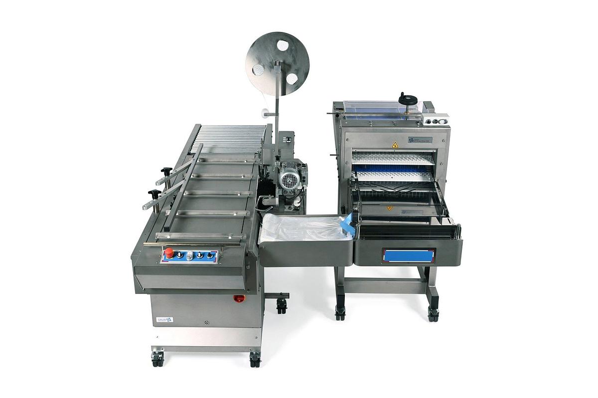 Daub Conveyor Fed Cross Cut Bread Slicer and Packaging Line