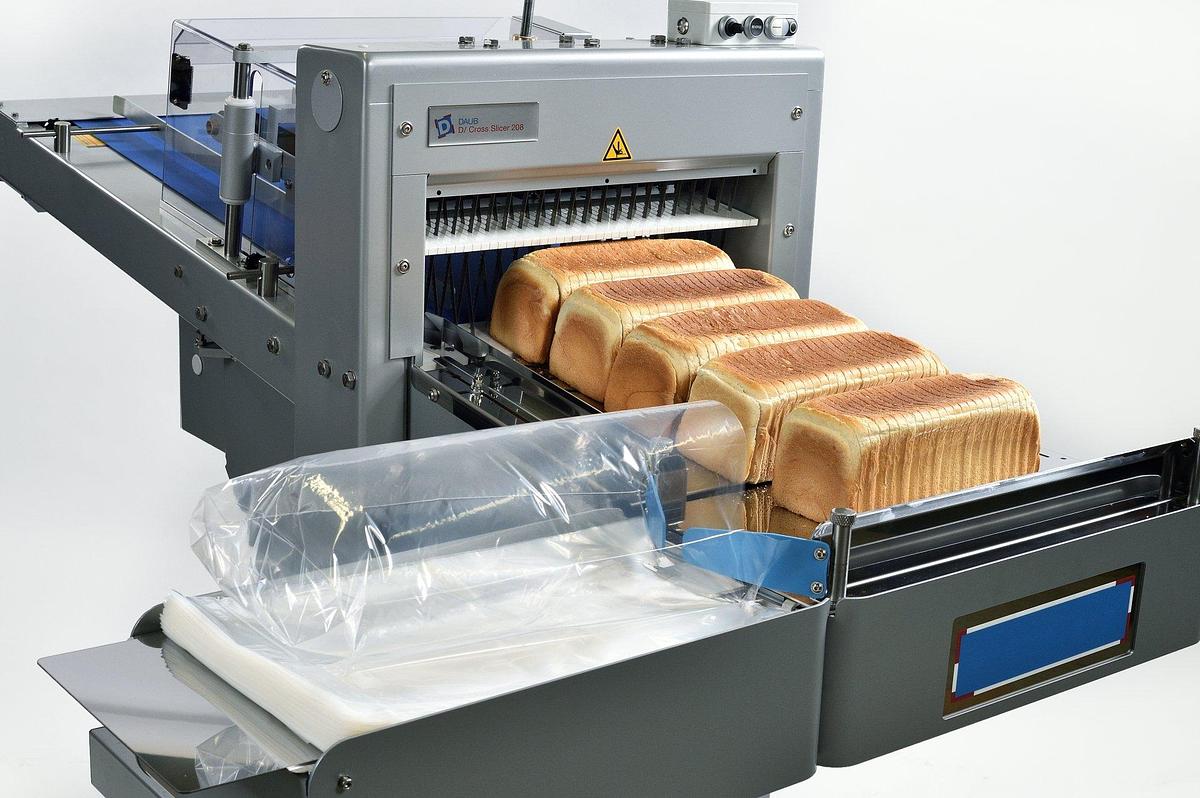 Daub Conveyor Fed Cross Cut Bread Slicer