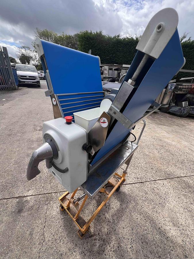 Used 2011 RONDO STM513