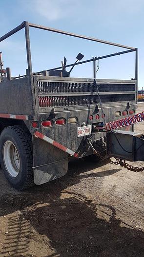 Used 2000 INTERNATIONAL-IHC 4900 Series Tandem Axle Deck Truck