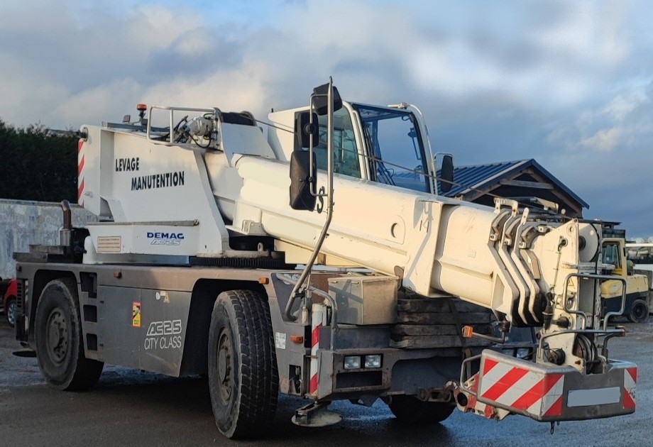 D'occasion 2001 Demag AC 25 city