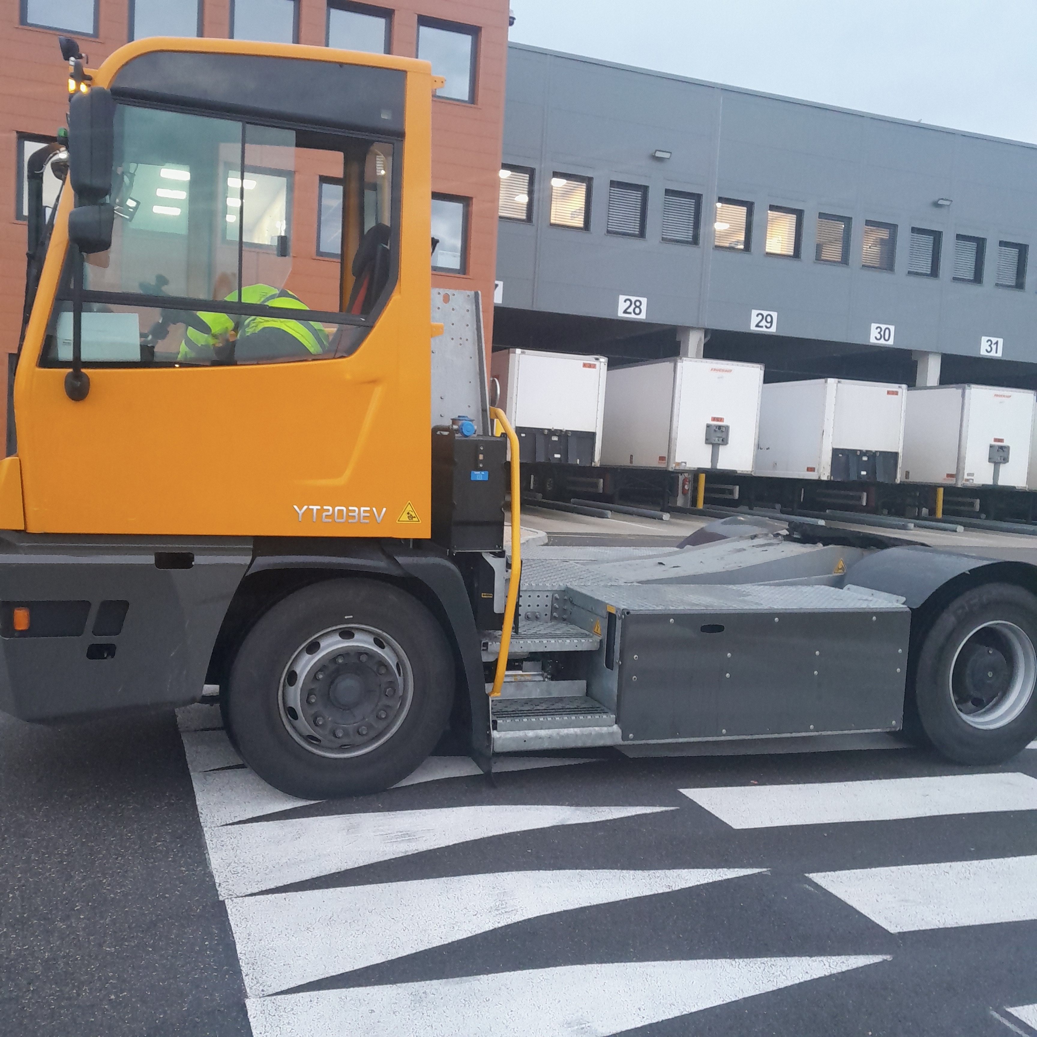 D'occasion 2022 Terberg  YT203EV 4X2