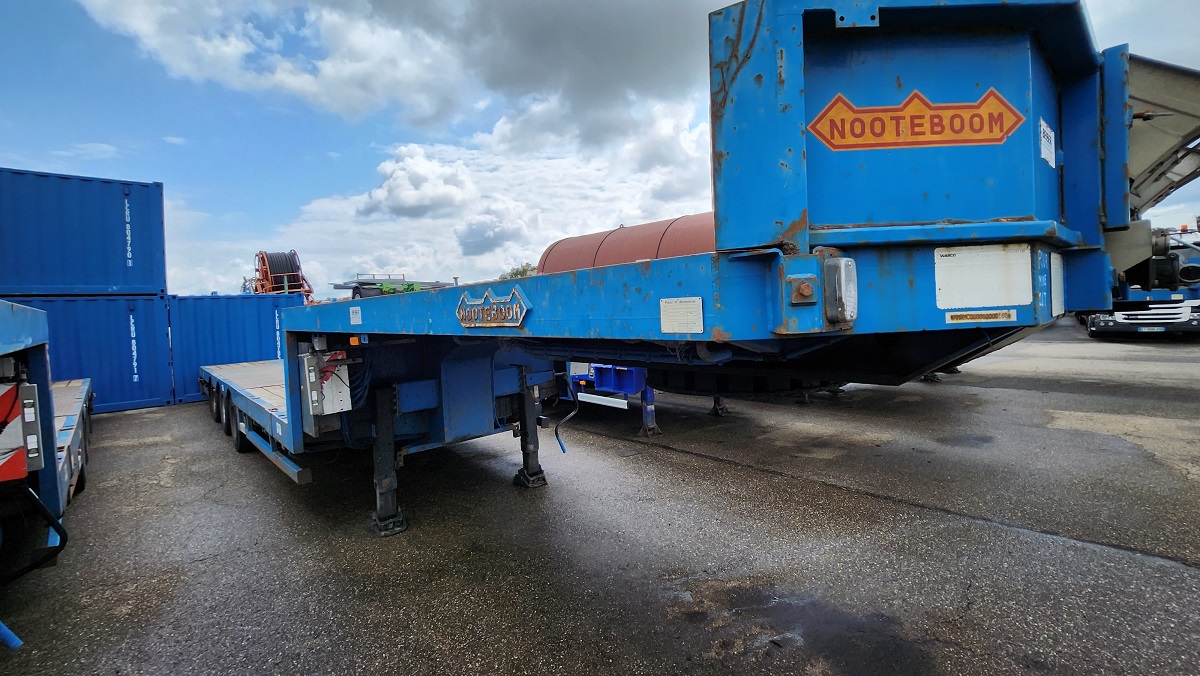 Used 2008 Nooteboom Semi-remorque surbaissé