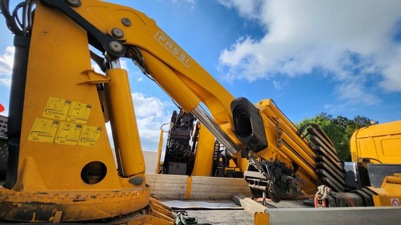 Used 2004 Scania 124G 420 8x2