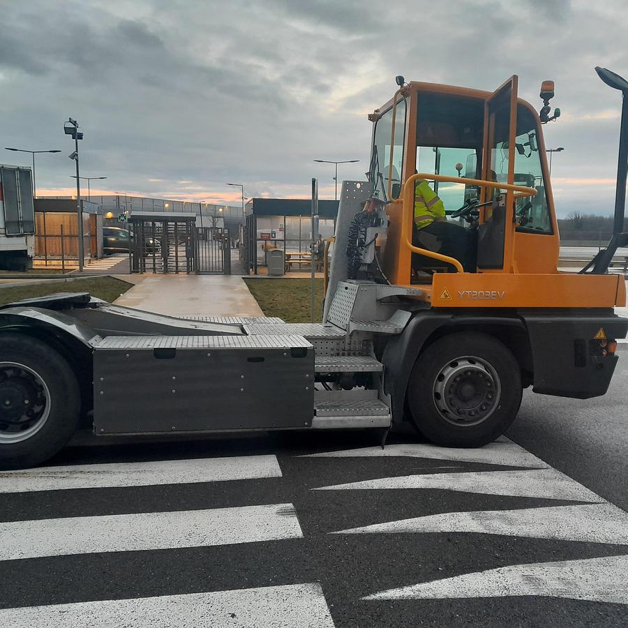 D'occasion 2022 Terberg  YT203EV 4X2