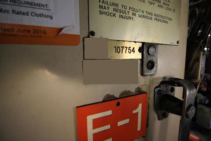 Used CINCINNATI MILACRON 220-8 DE CENTERLESS GRINDER