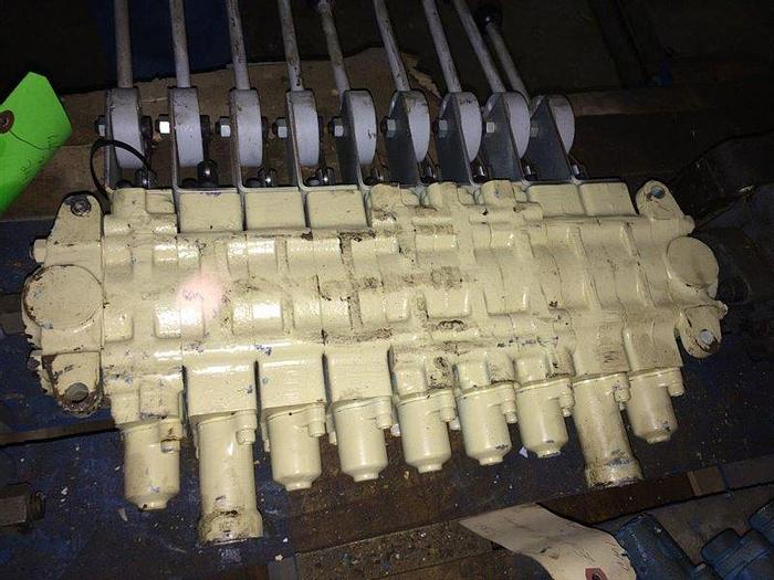 Used 0 Ingersoll-Rand 50623545 Husco 9-Spool Valve with Handles