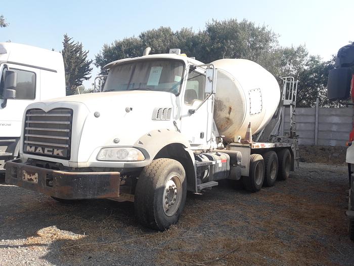 2013 MACK GU813E