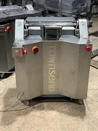 D'occasion TOWNSEND 7600 SERIES SKINNER / DERINDER