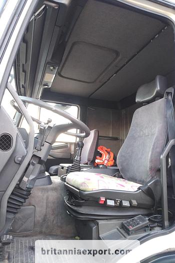 Used 2001 IVECO Eurotech 190E27 R 19 ton isothermic box lorry