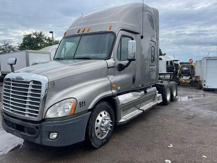 Used 2011 FREIGHTLINER Cascadia 125