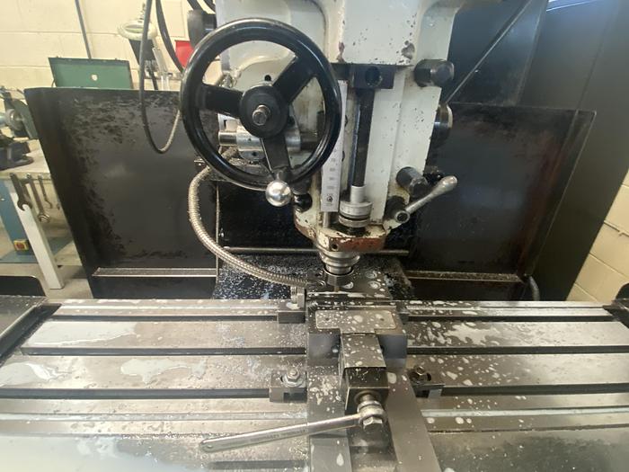 Used 1998 Hurco Hawk 30 SSM 3 Axis CNC Milling Machine