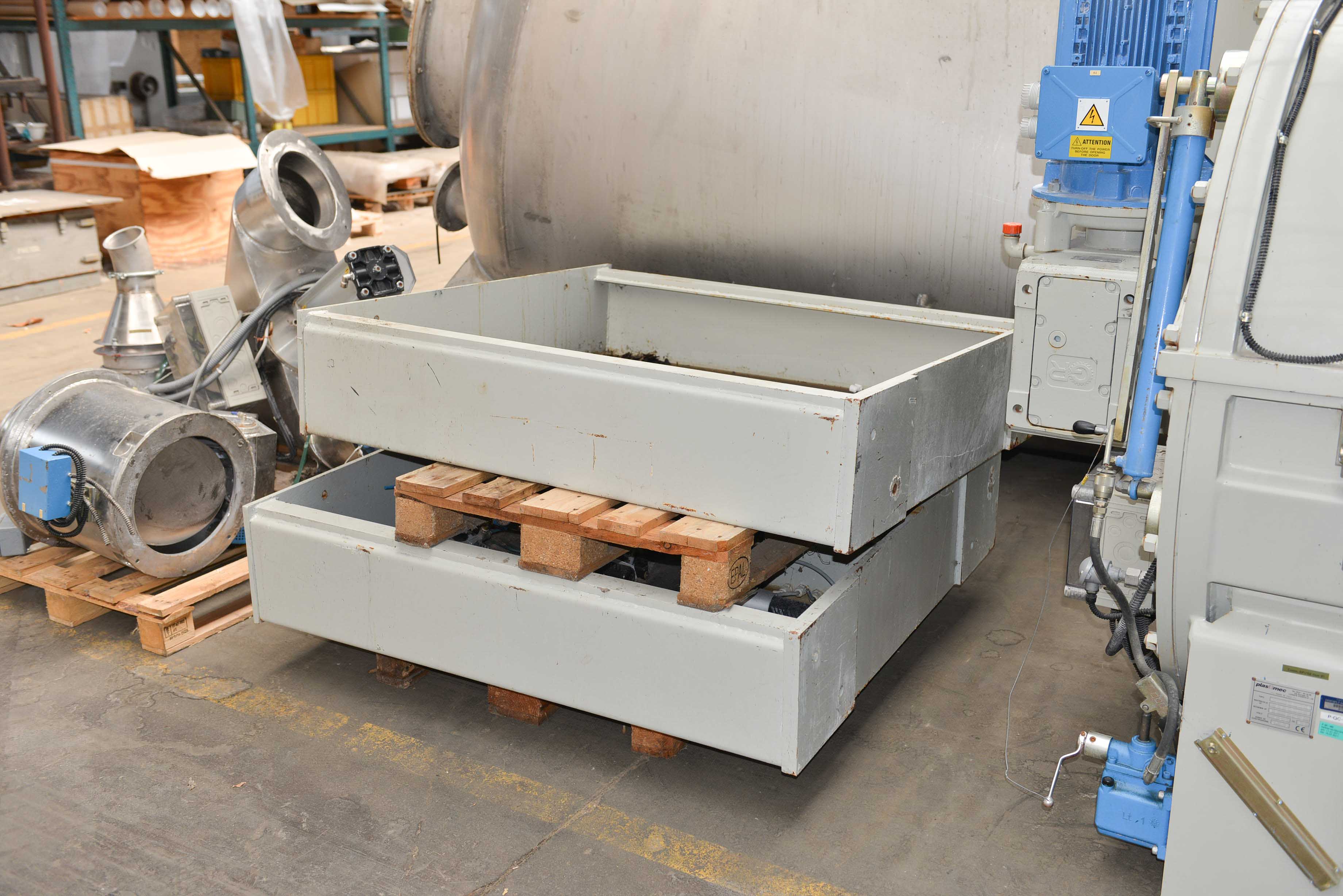 Used PLASMEC mixer from 3500 Liters