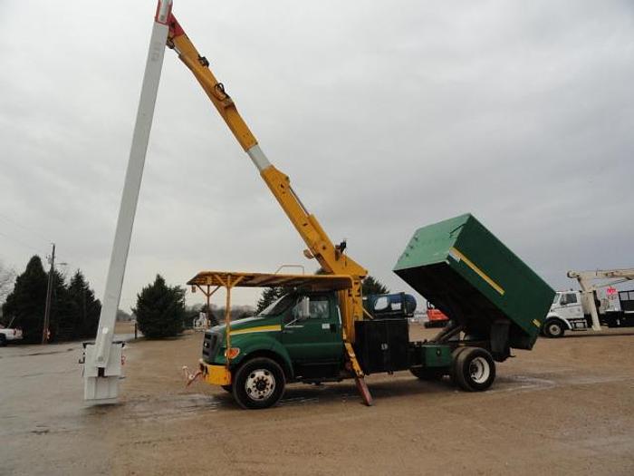Used 2005 VERSALIFT VO255