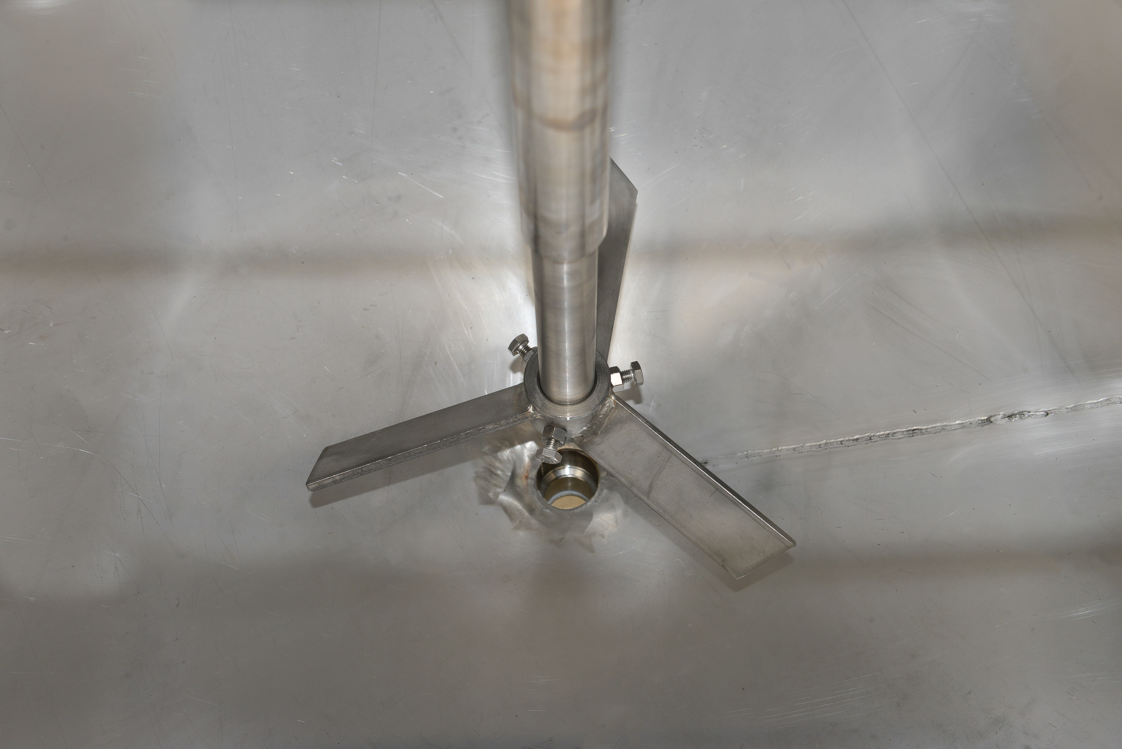 Mixer for liquids or resins, 1000 Liters
