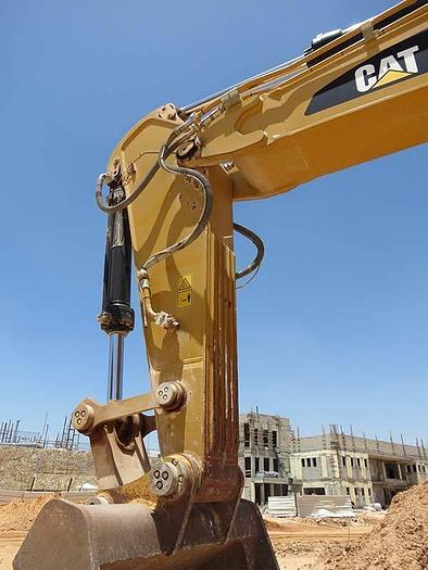 Used 2017 CATERPILLAR 374FL