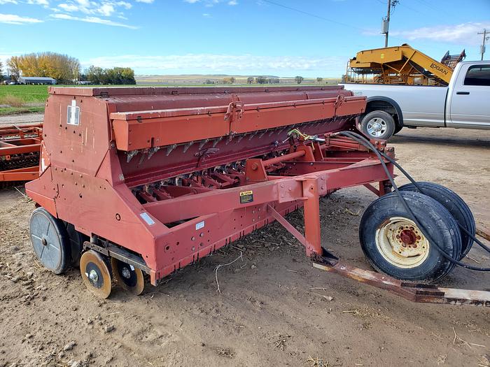 Used 12' International 6200 Grain Drill w/ Small Seed